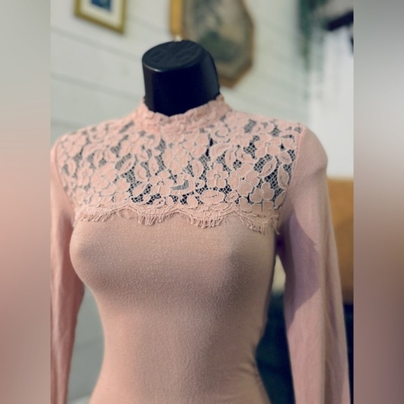 Forever 21 pink lace long sleeve bodysuit, size Small - Picture 6 of 10